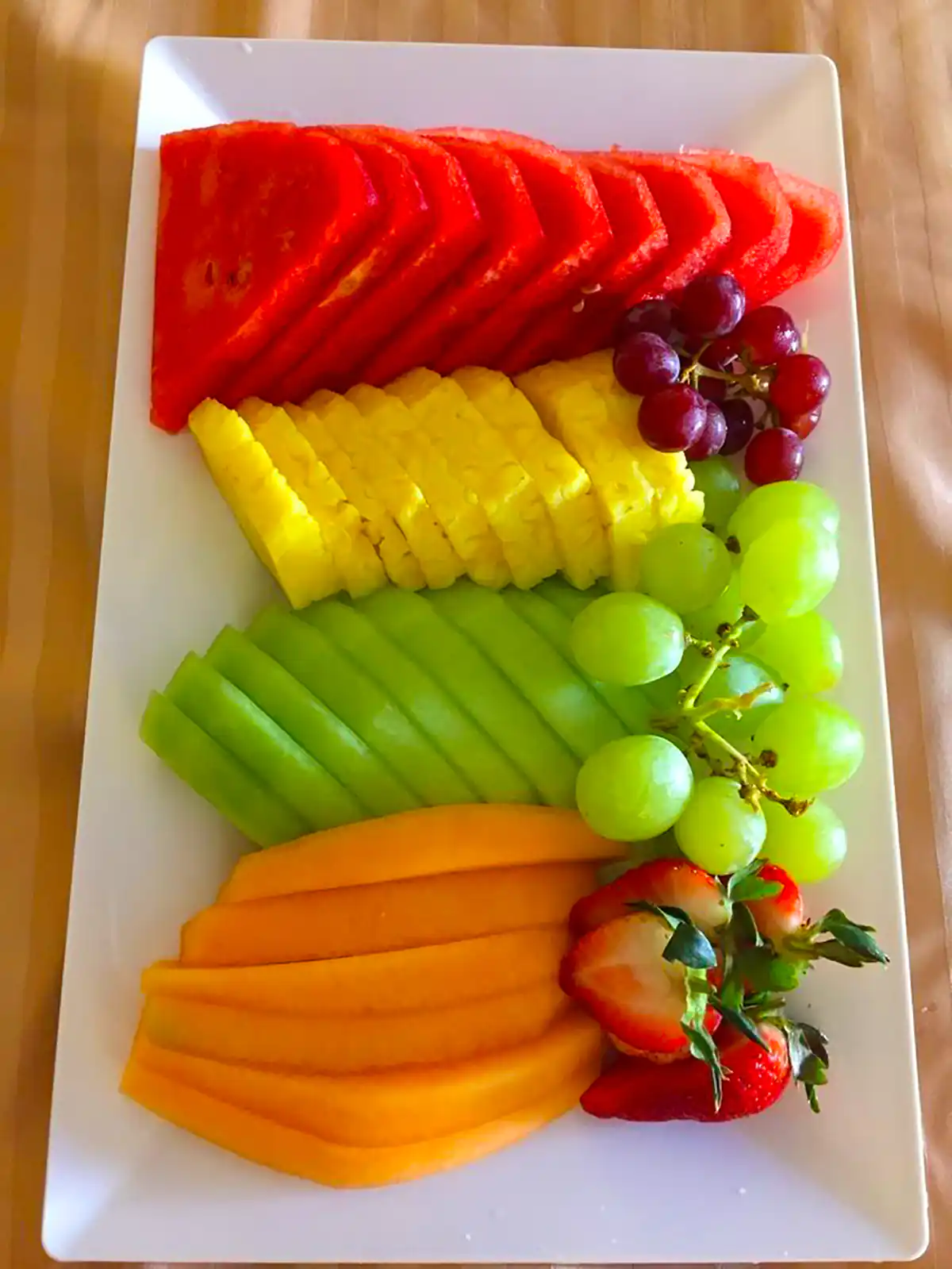 بشقاب میوه تابستانی