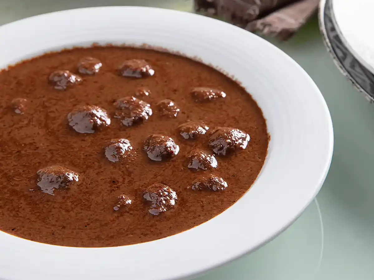 طرز تهیه خورش فسنجان با گوشت قلقلی؛ آموزش کامل و نکات مهم