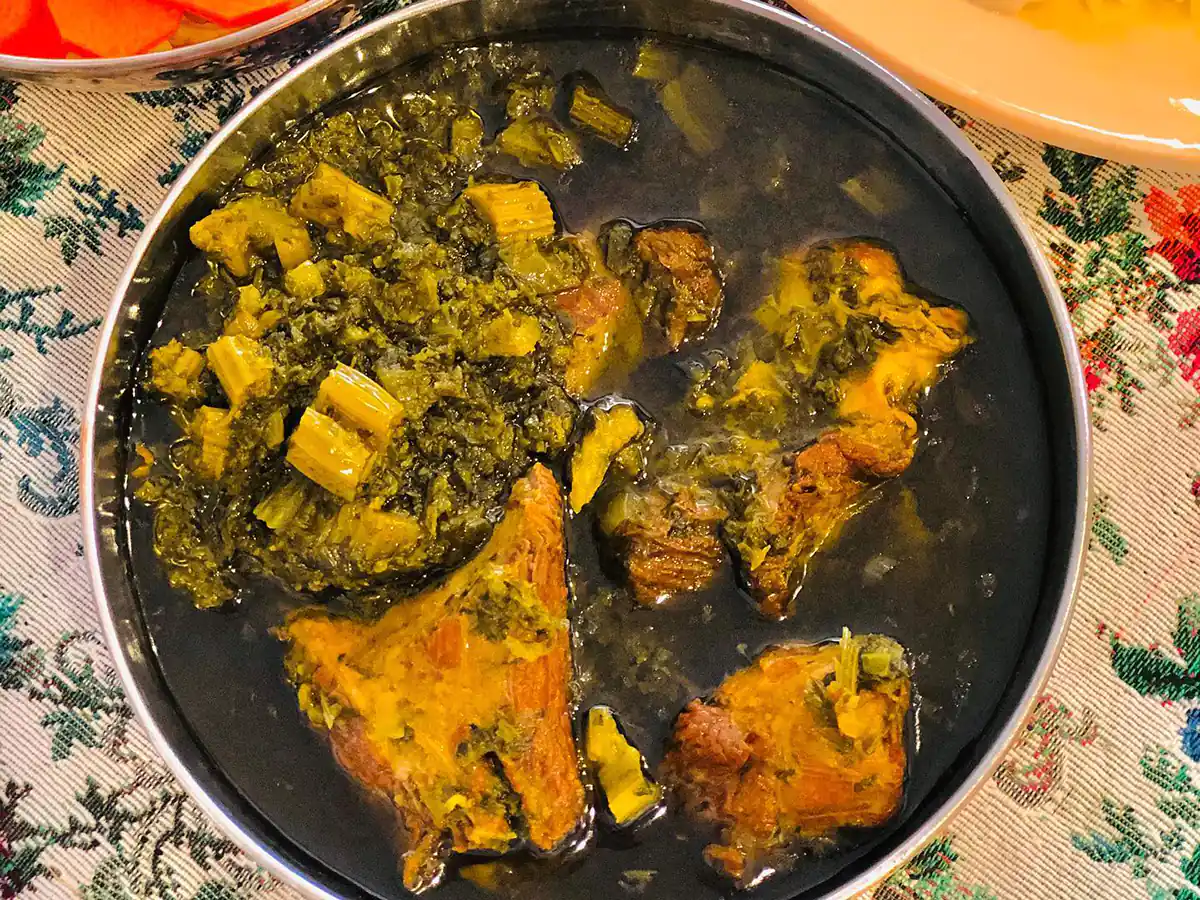 طرز تهیه خورش کرفس؛ آموزش کامل به همراه نکات مهم