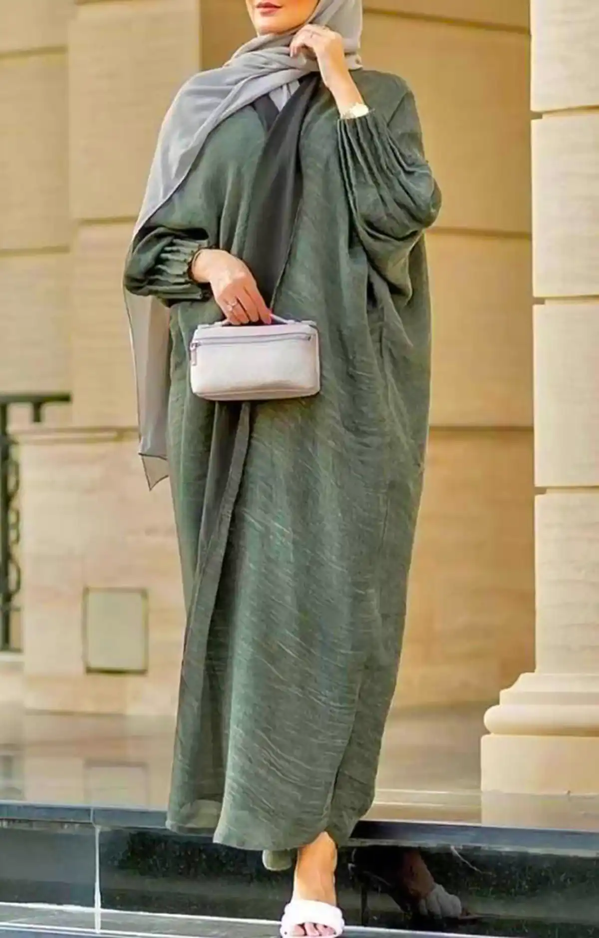 مانتوعبایی حریر آستیندار بلند