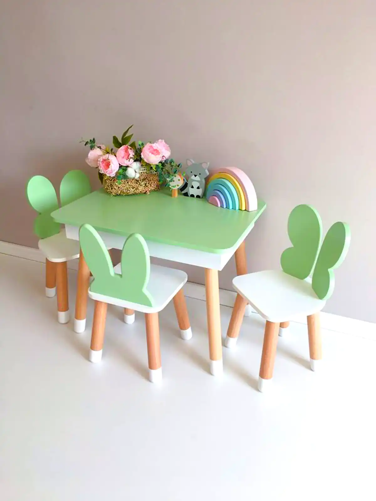 میز و صندلی مخصوص کودک