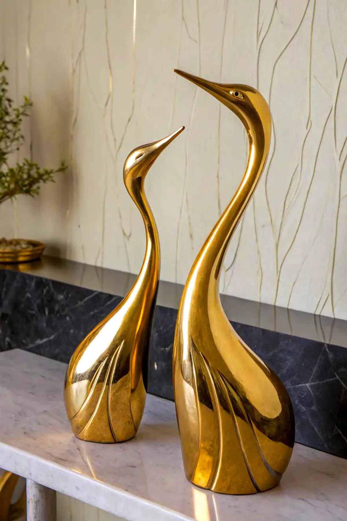 مجسمه دکوراتیو طلایی