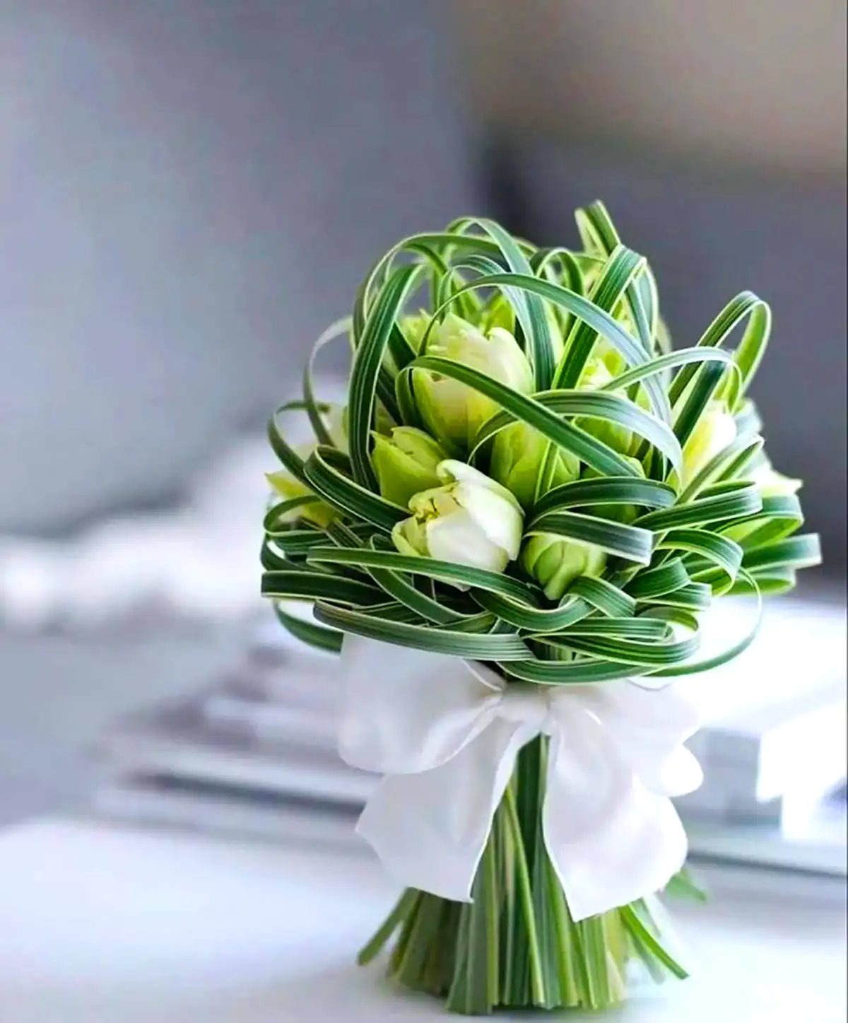 دسته گل لاله برای عروس