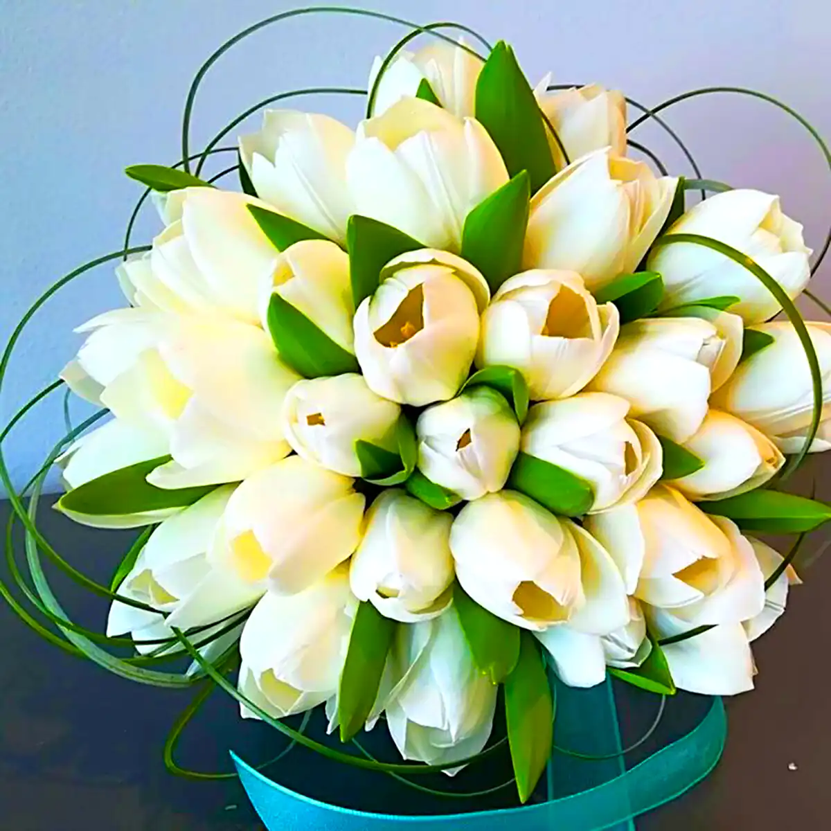 دسته گل لاله برای عروس
