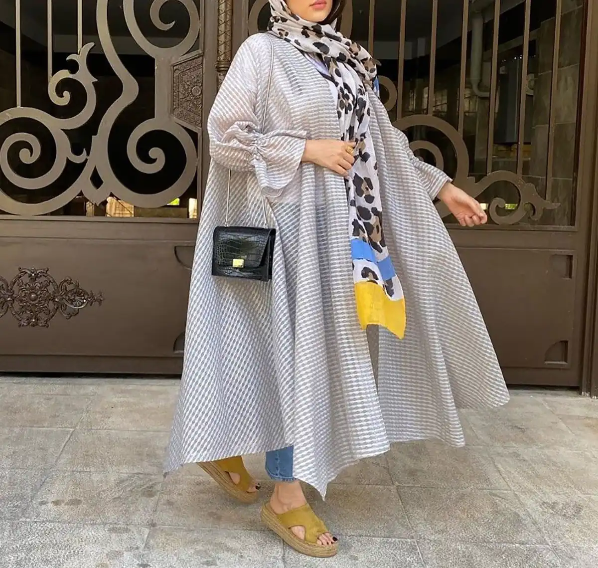 مانتوهای بلند و لوکس