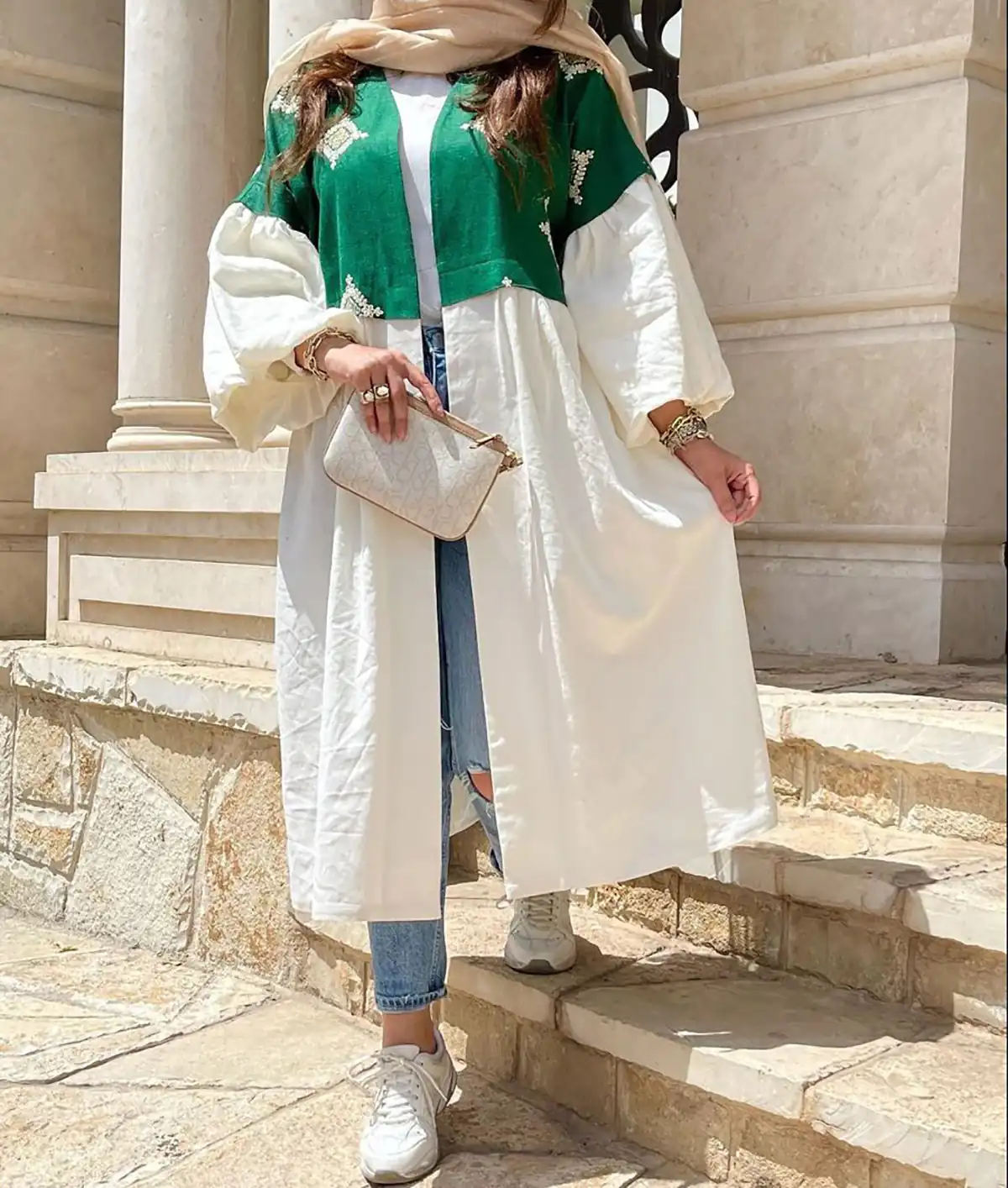 مانتوهای بلند و لوکس