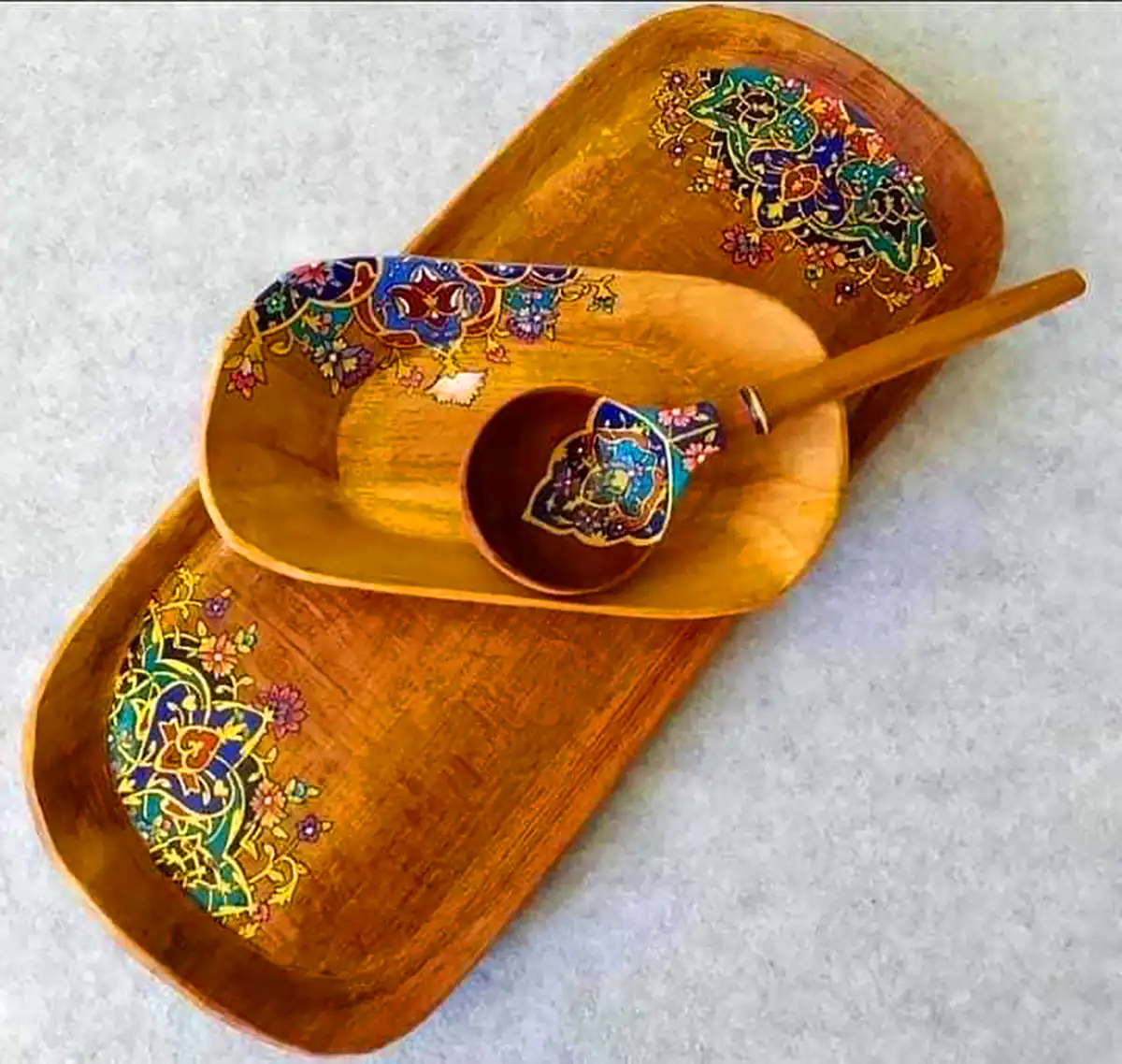 ظروف سرو چوبی میناکاری شده