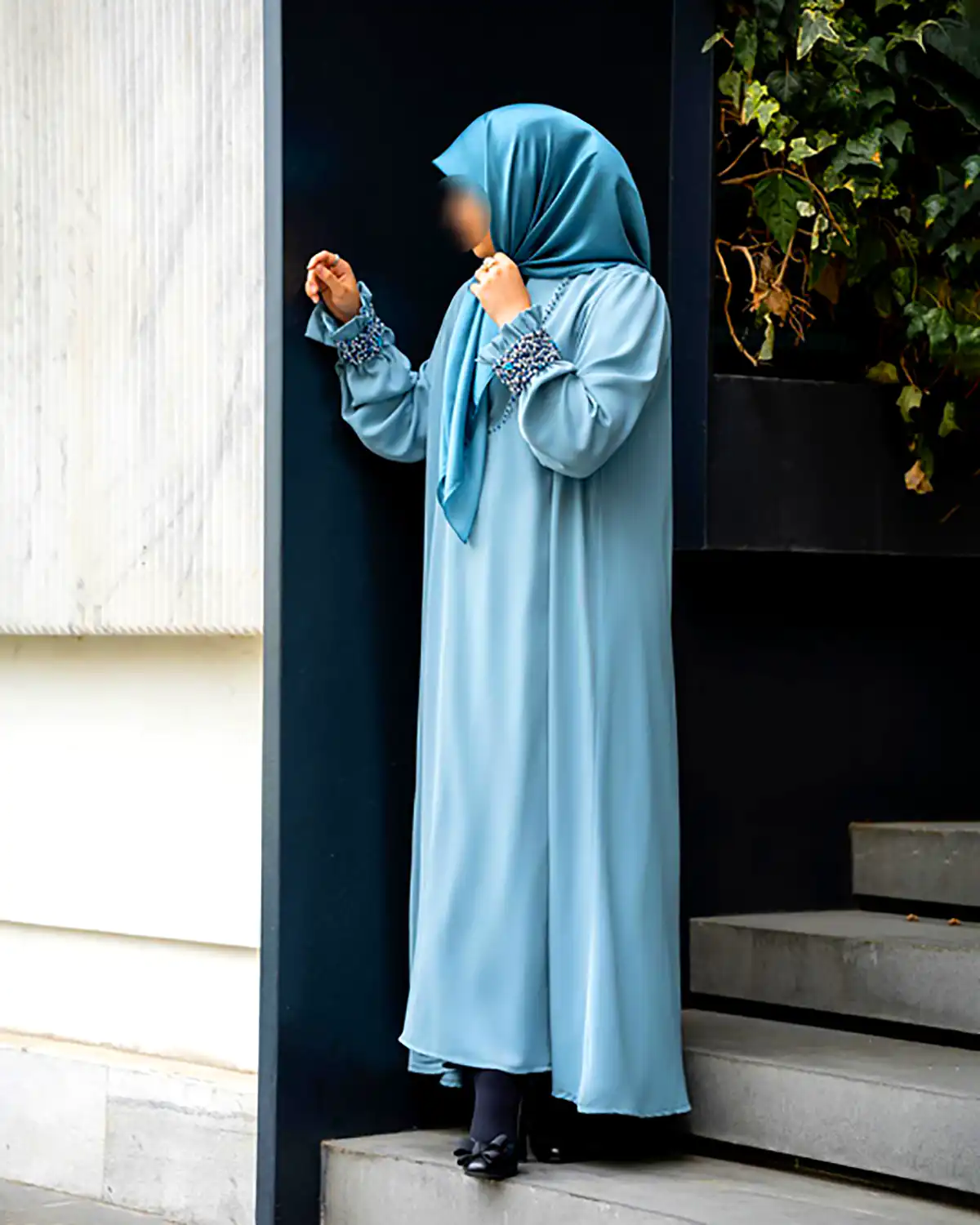 مانتو پوشیده آزاد از جنس نخی 