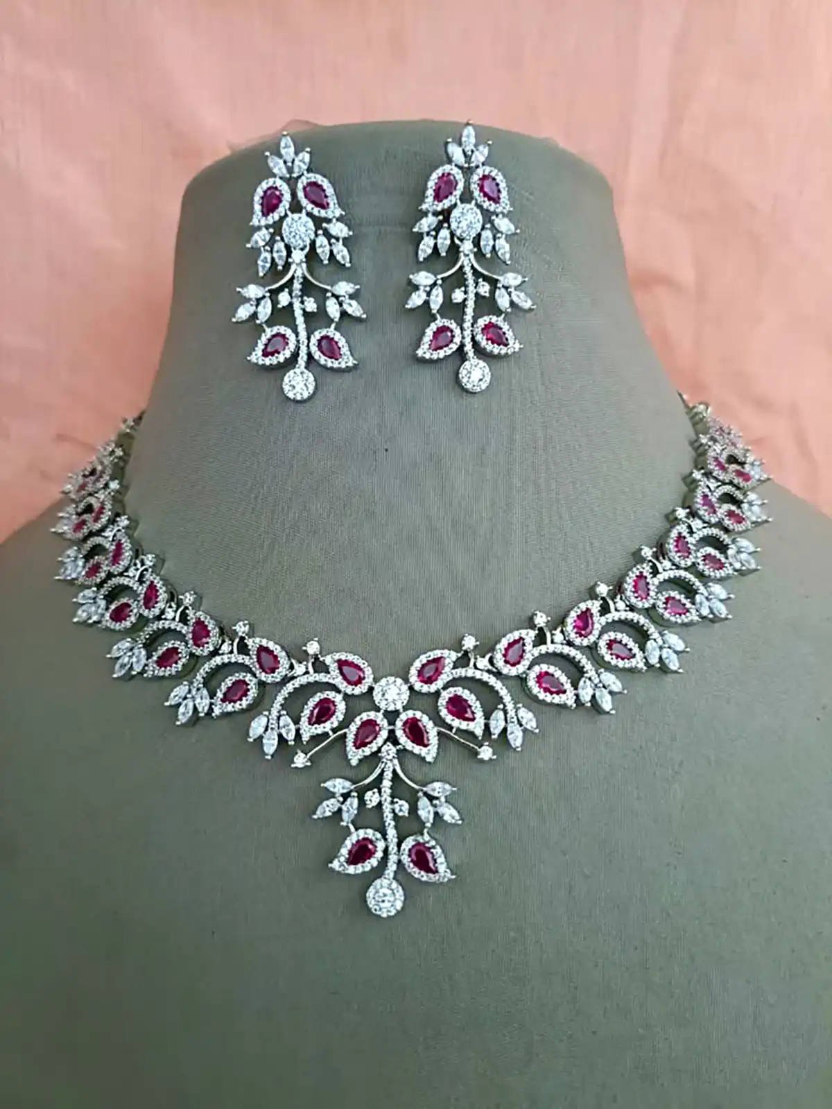 سرویس جواهرات لوکس