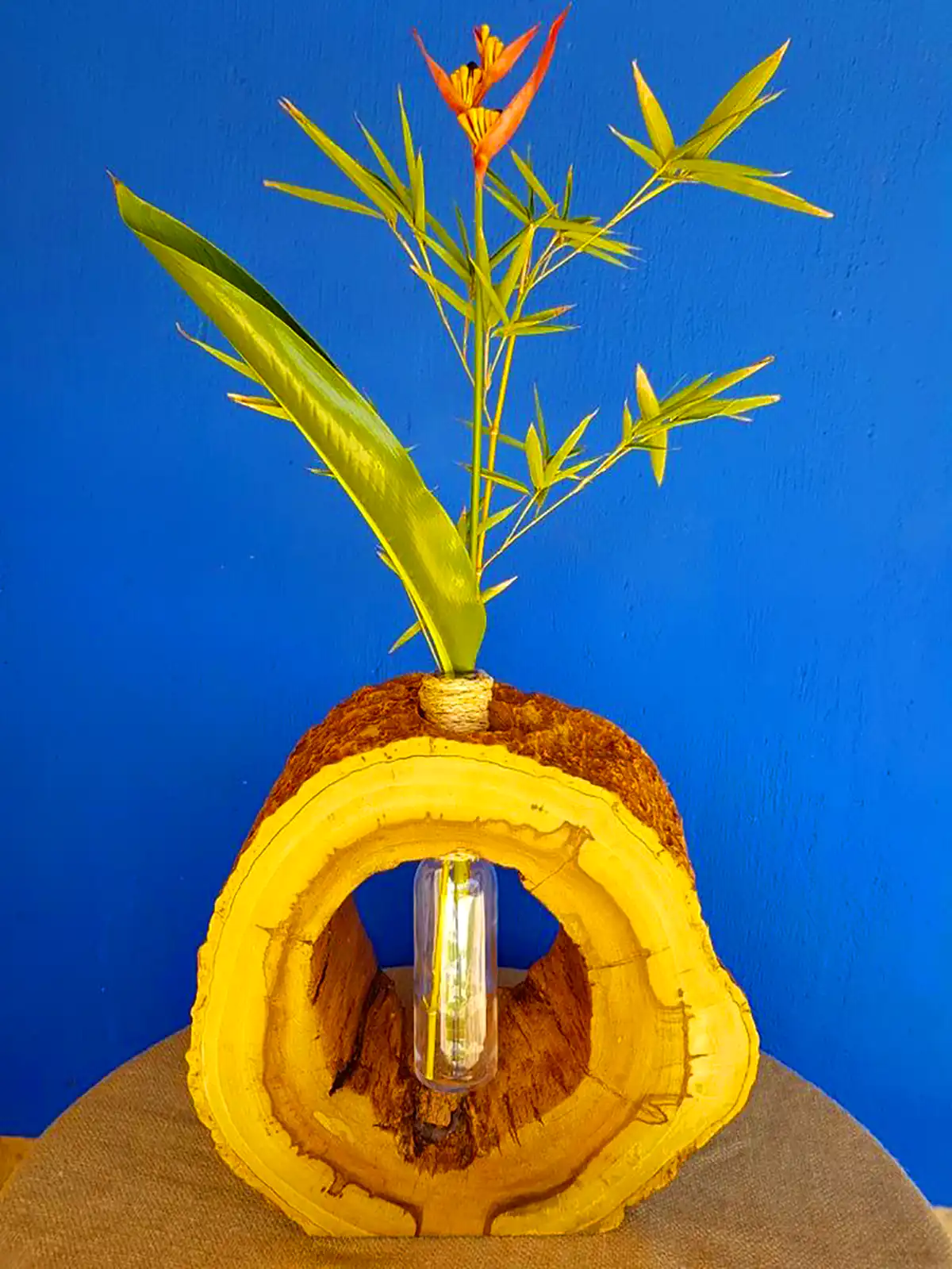 گلدان شیشه ای تنه درختی
