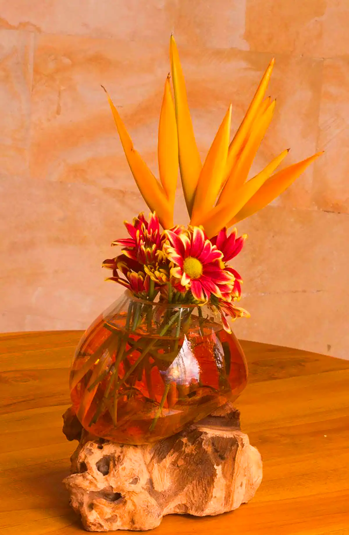 گلدان شیشه ای تنه درختی