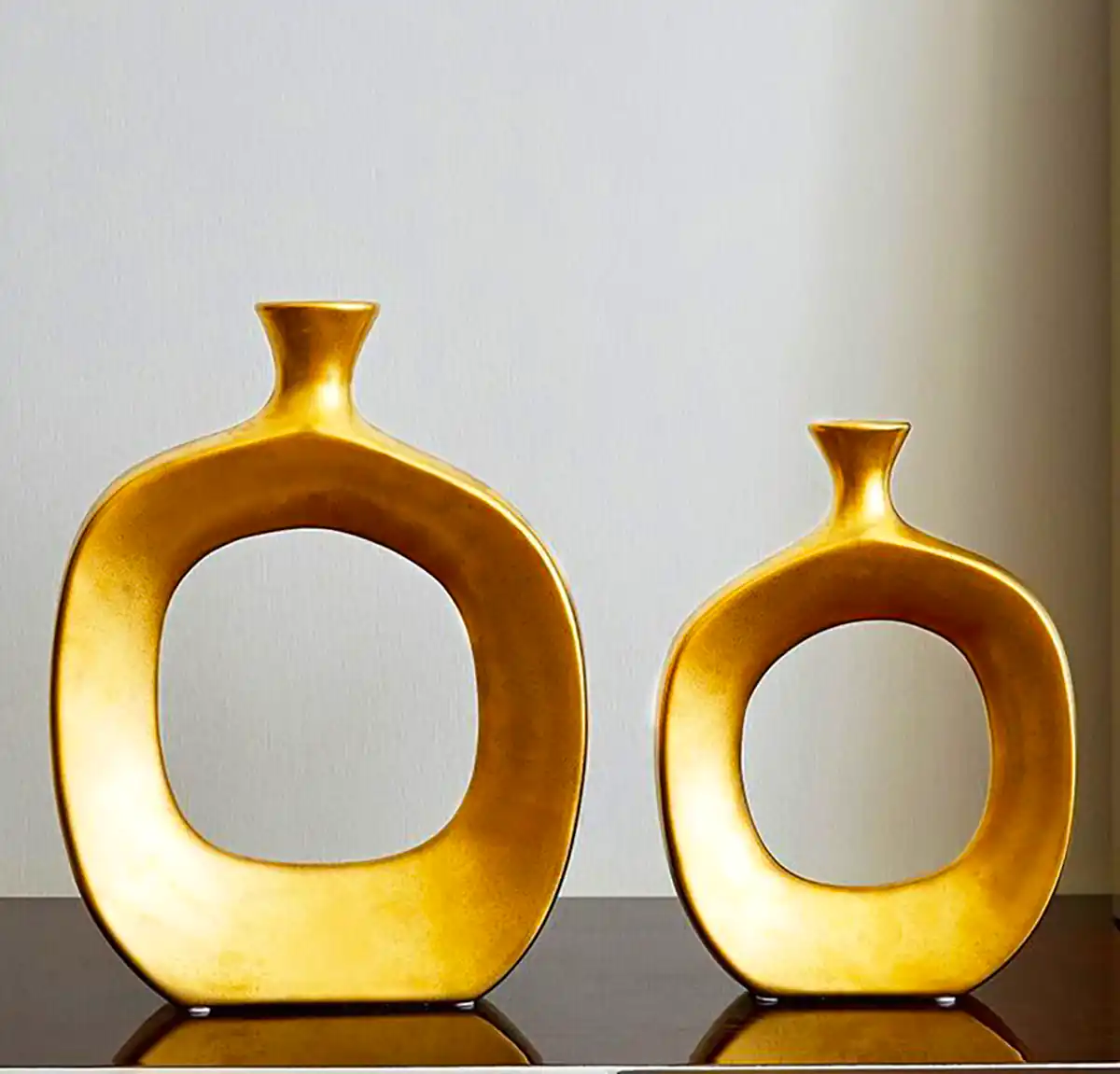 گلدان حلقه ای مدرن و مینیمال