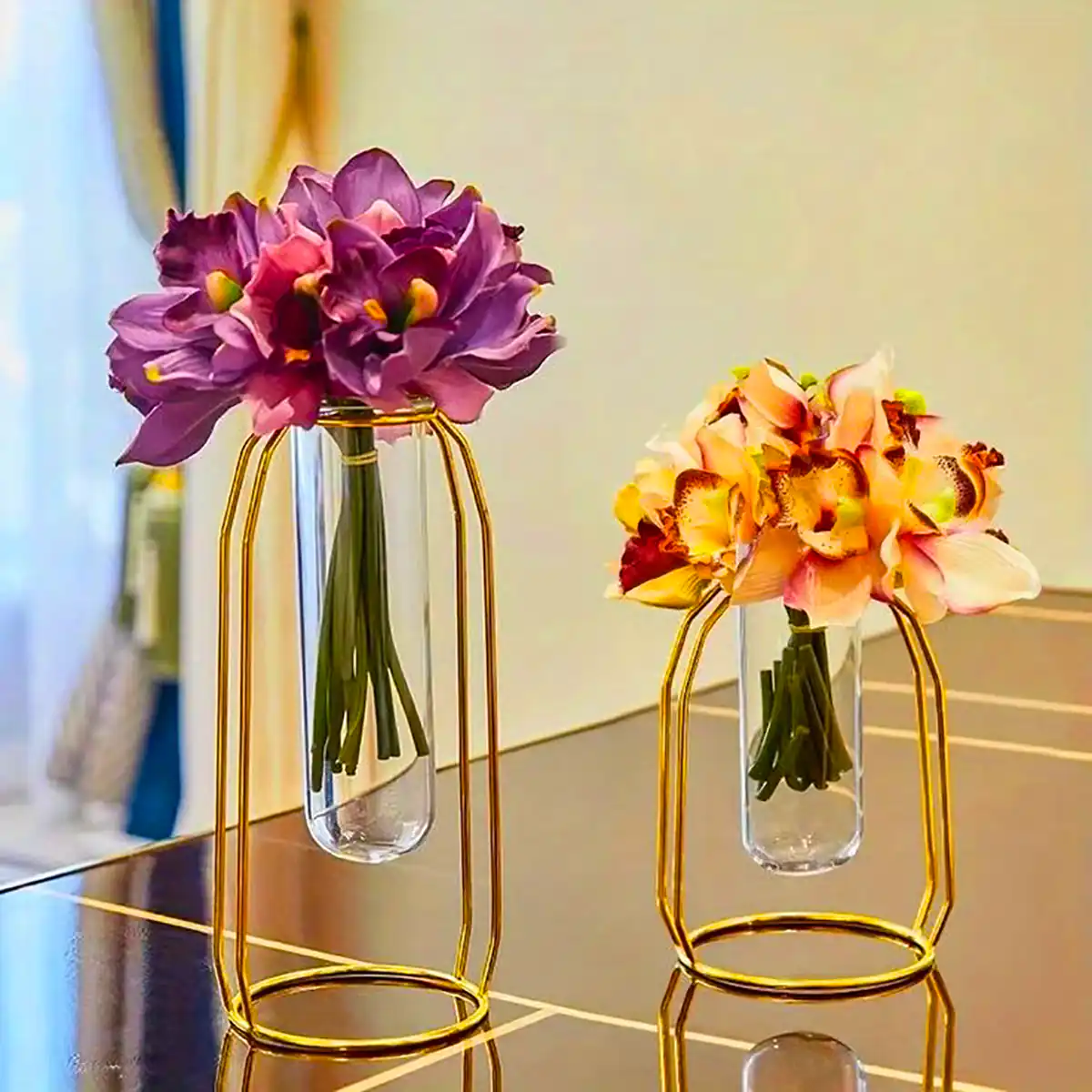 گلدان شیشه ای گل طبیعی