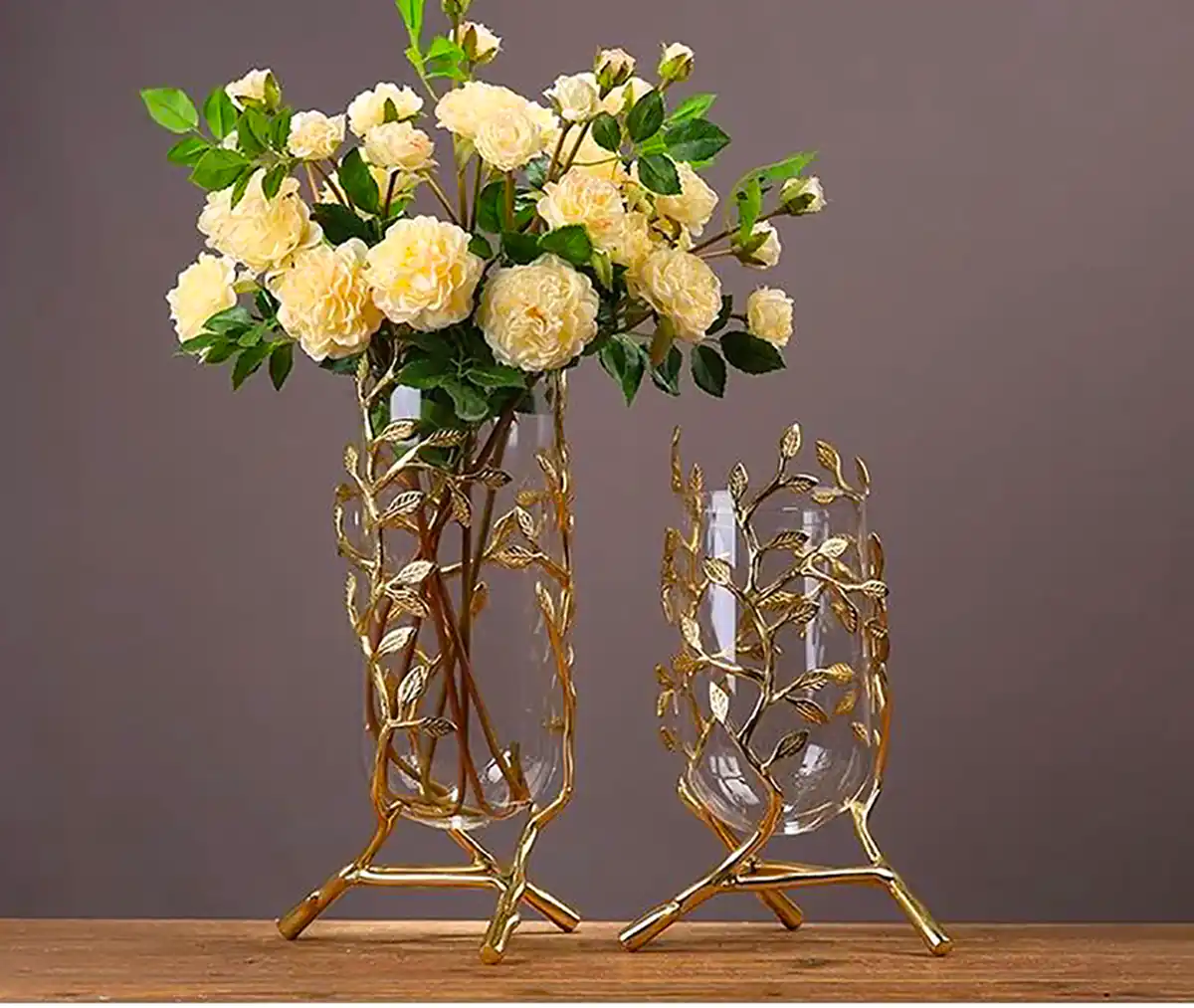 گلدان شیشه ای گل طبیعی
