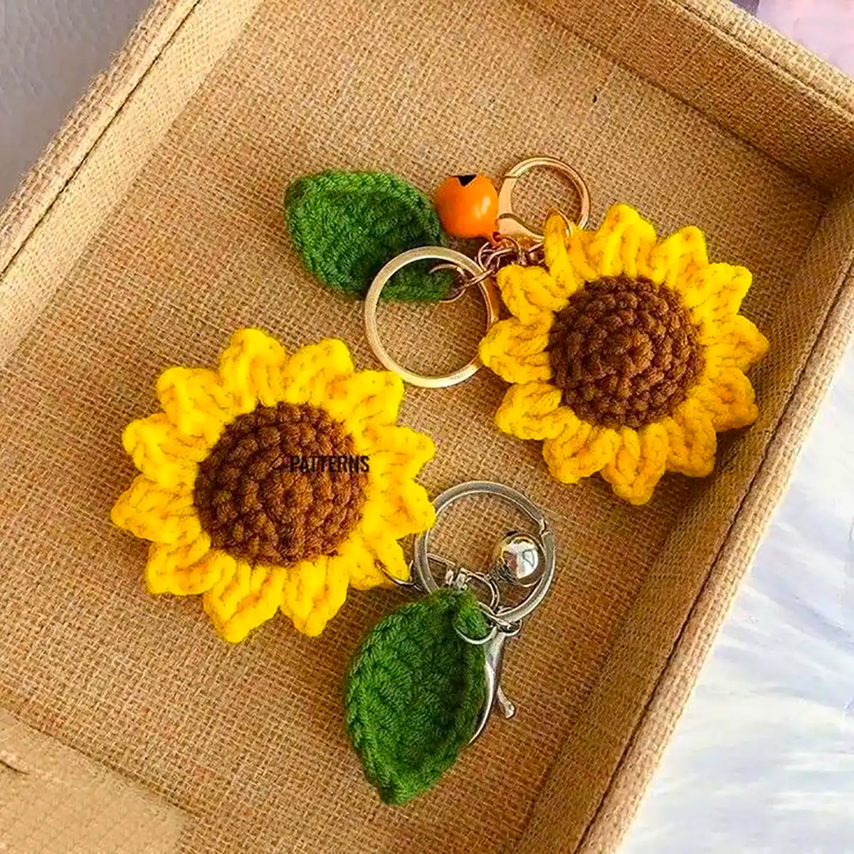 جاکلیدی گل بافتنی نمدی