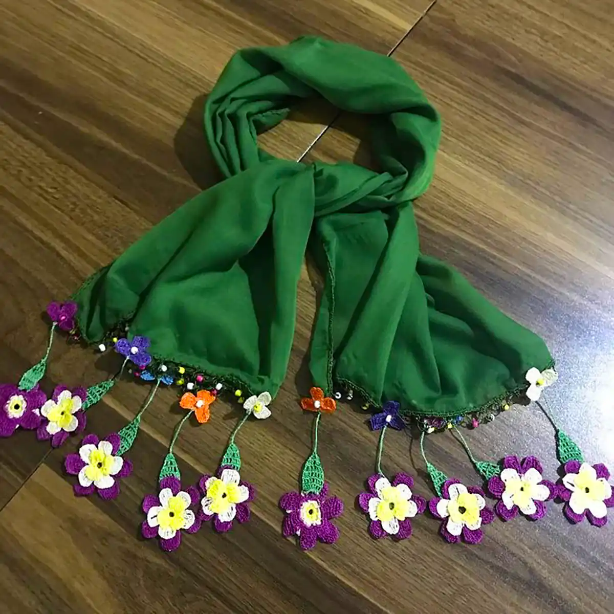 شال با گل قلاب بافی