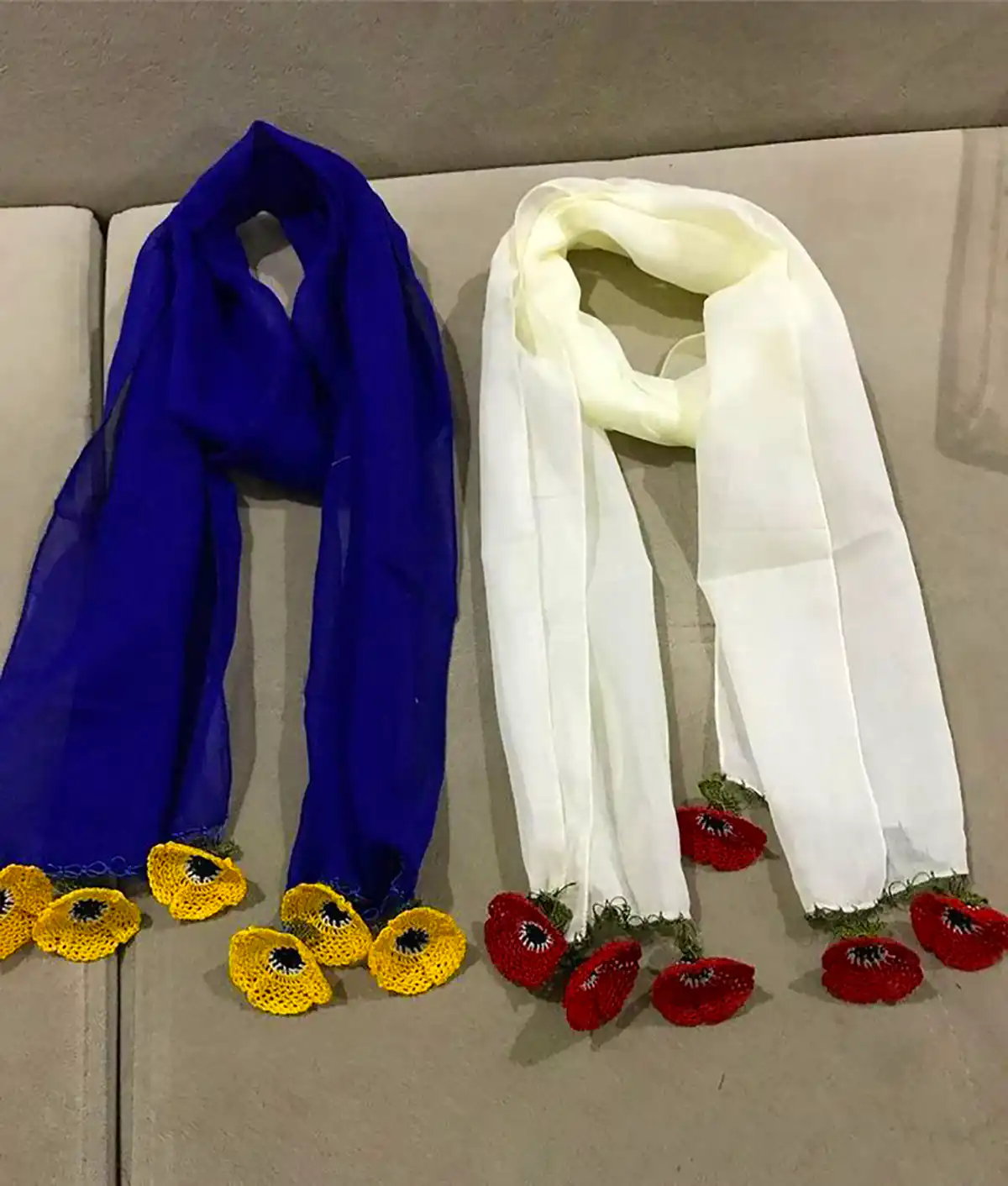 شال با گل قلاب بافی