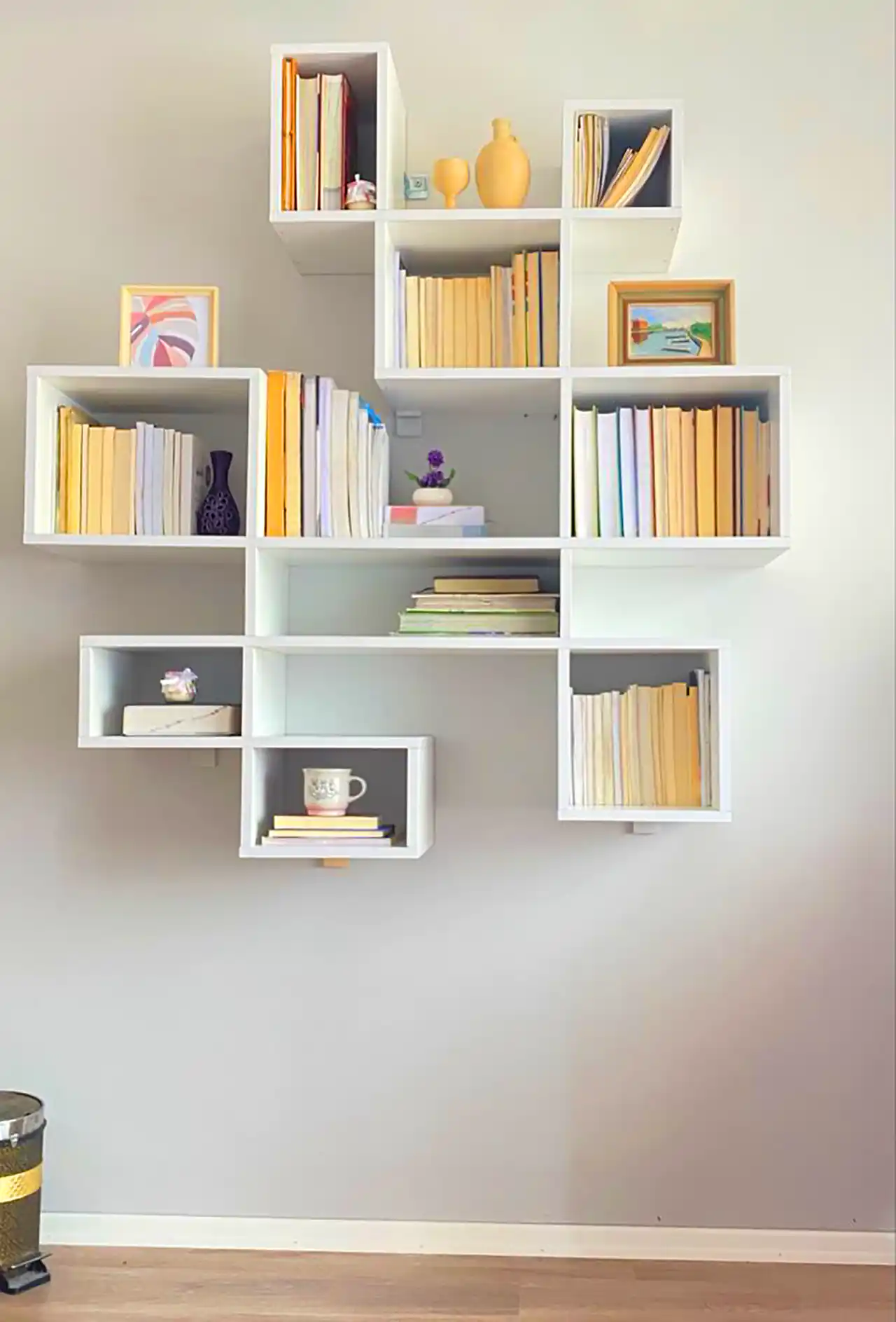 کتابخونه خاص و زیبا دیواری