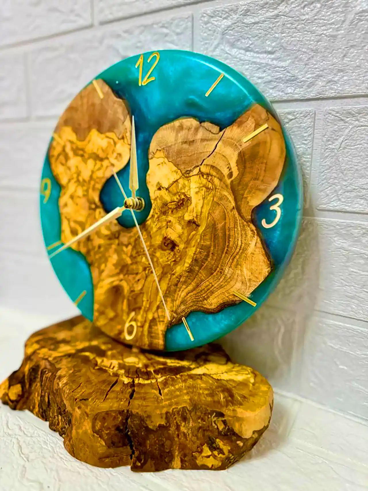 ساعت دیواری رزینی زیبا 