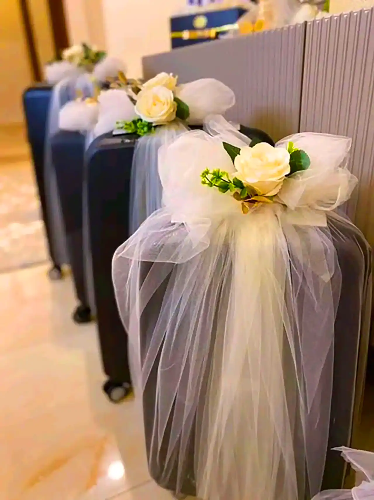 تزئین چمدان عروس و داماد