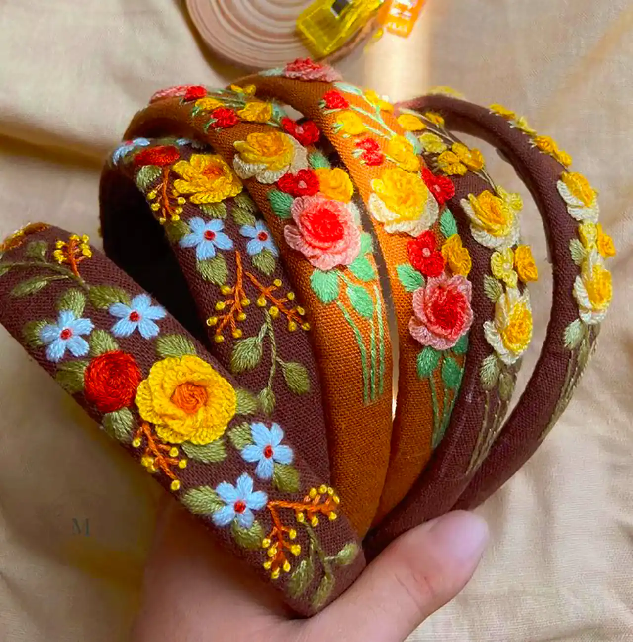 تل مو گلدوزی رنگی خاص 