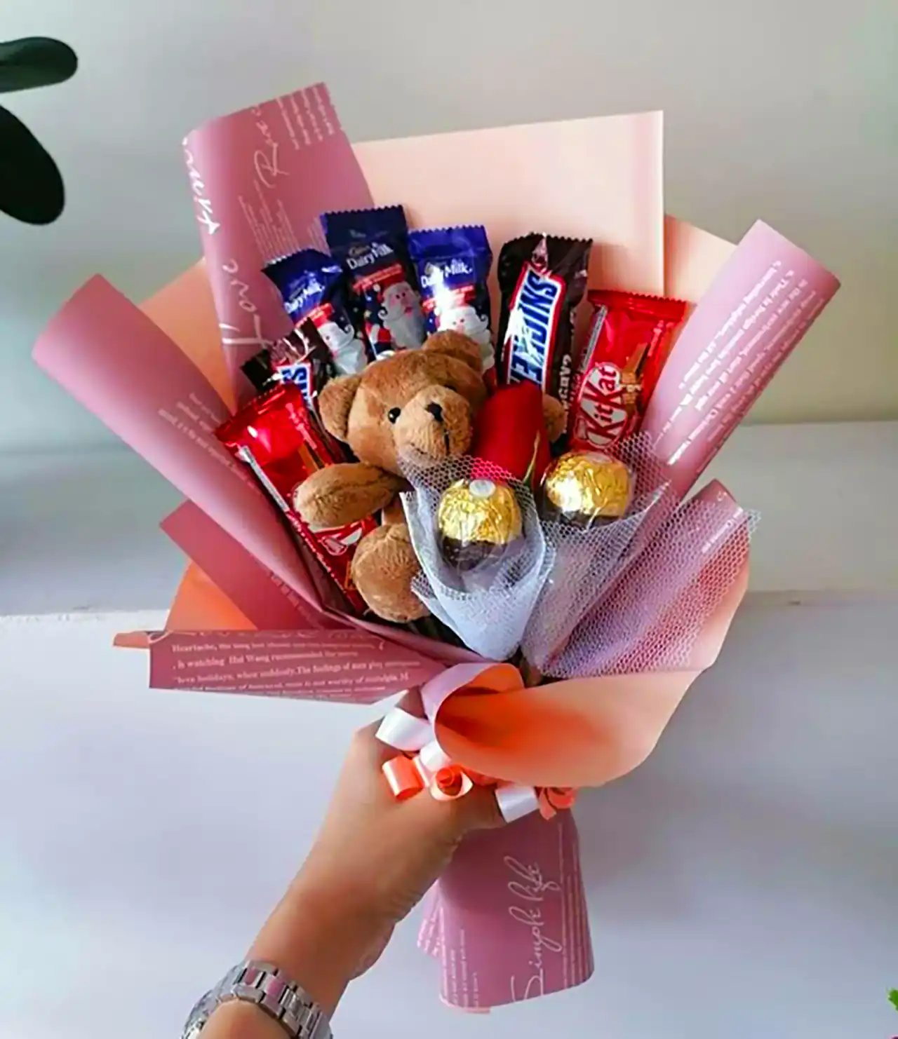 باکس گل و عروسک دخترونه