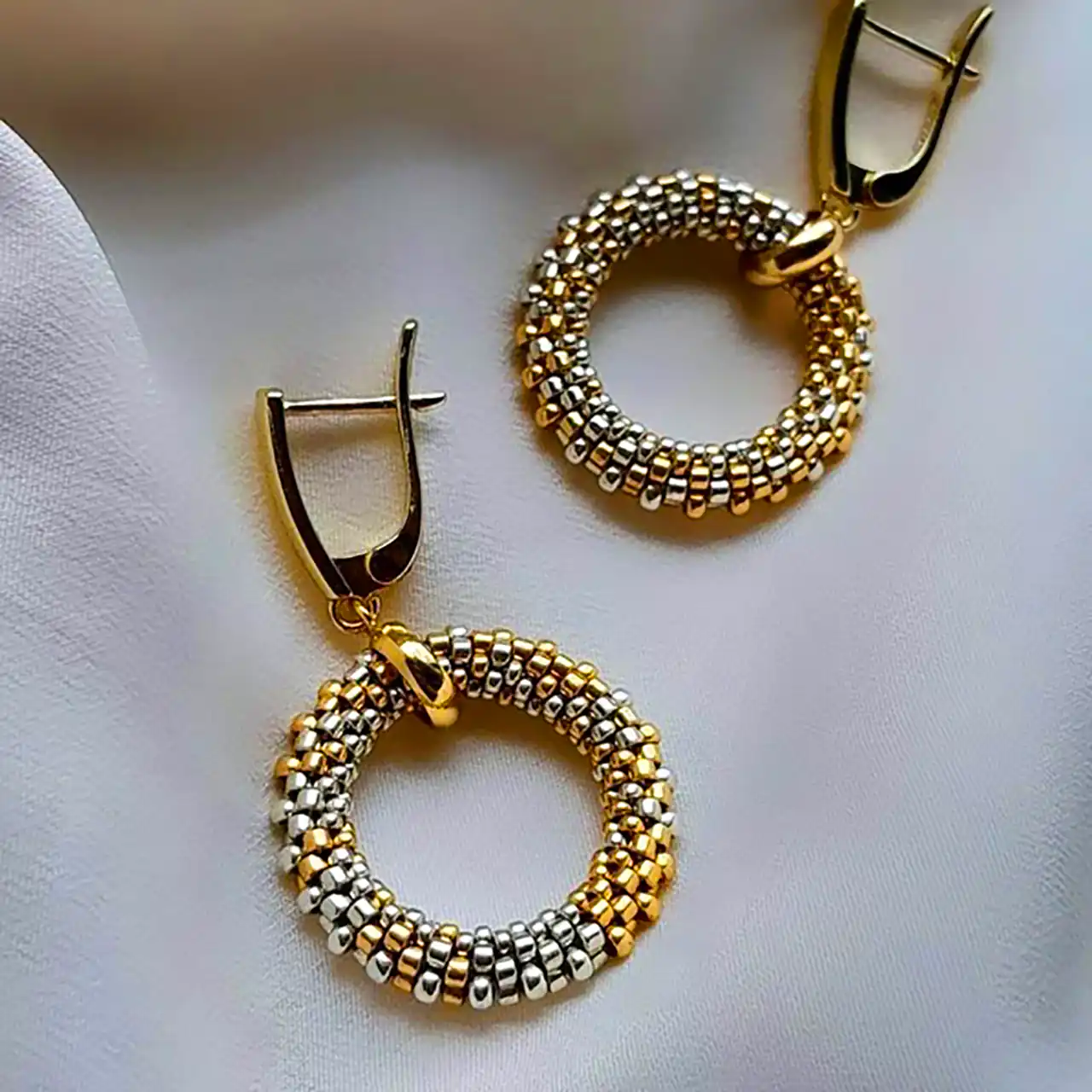 گوشواره دستساز مهره ای خاص 