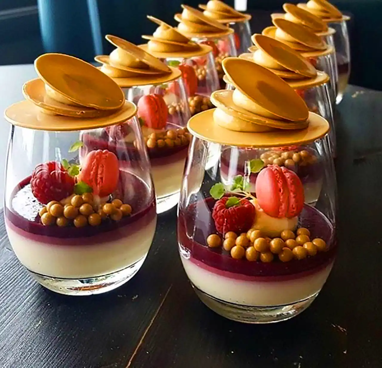 دسر خوش طعم میوه ای