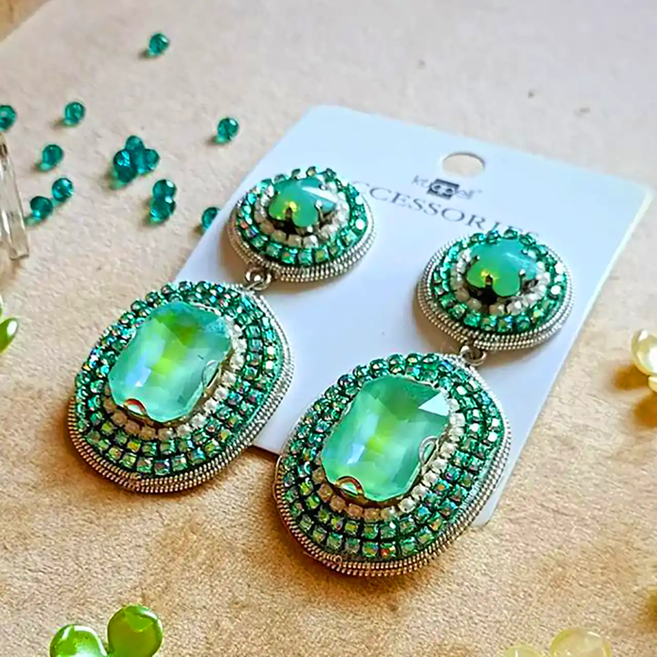 گوشواره سلطنتی جواهرنشان 