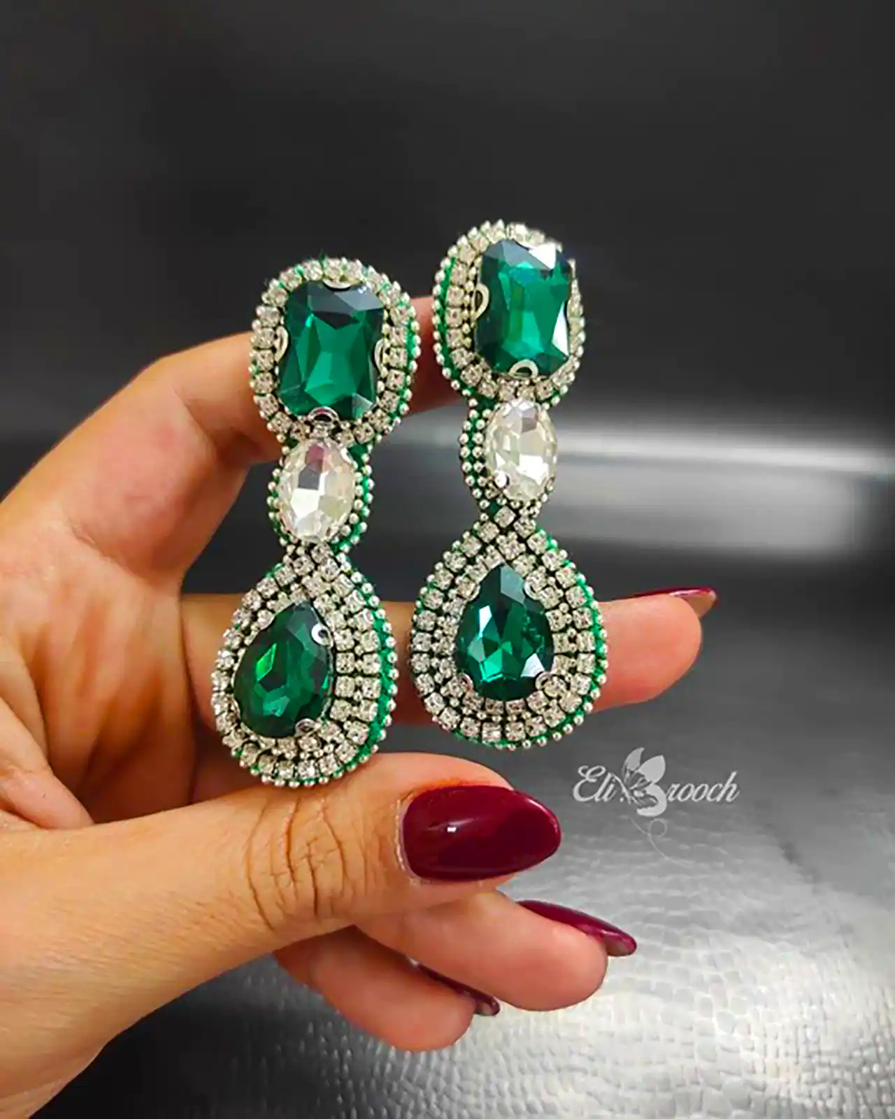 گوشواره سلطنتی جواهرنشان 