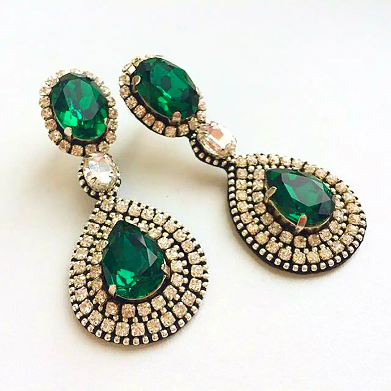 گوشواره سلطنتی سبز