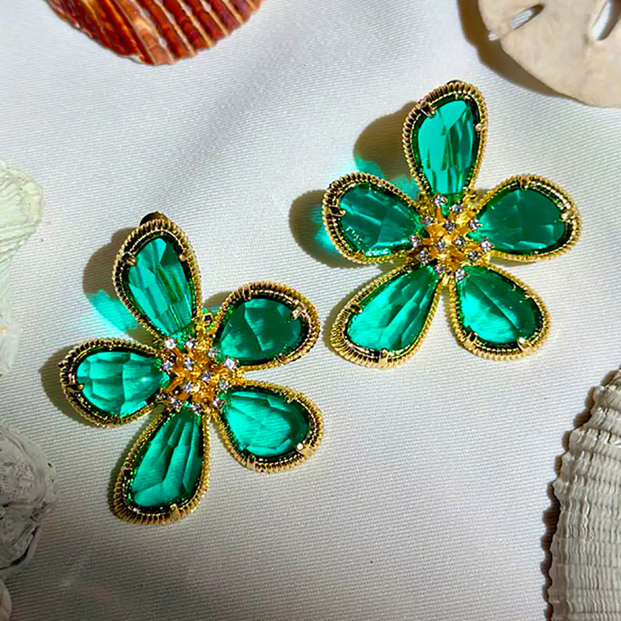 گوشواره سلطنتی سبز
