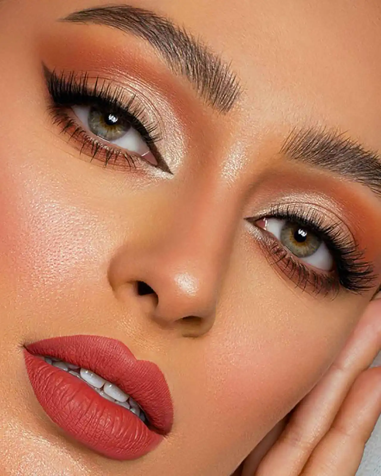 میکاپ شیک و مجلسی برای چشم