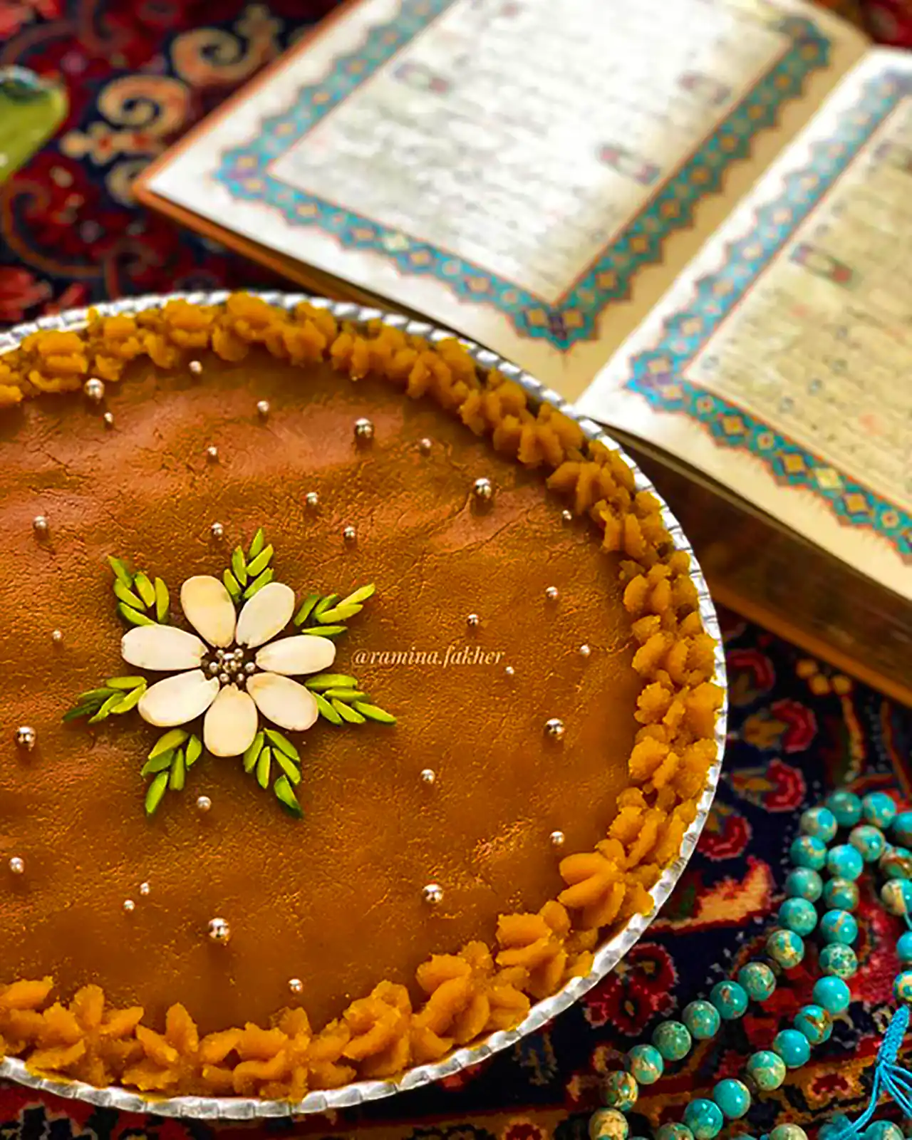 تزئین حلوا مجلسی خوشرنگ 